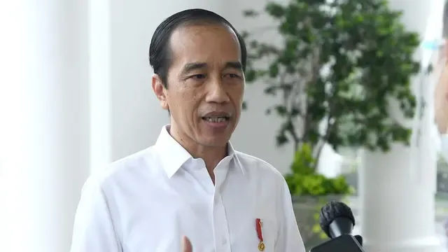 046203500_1607233166-Jokowi_Mens